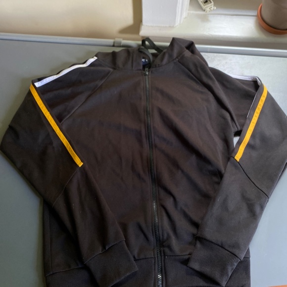 Black sweater - Picture 2 of 2